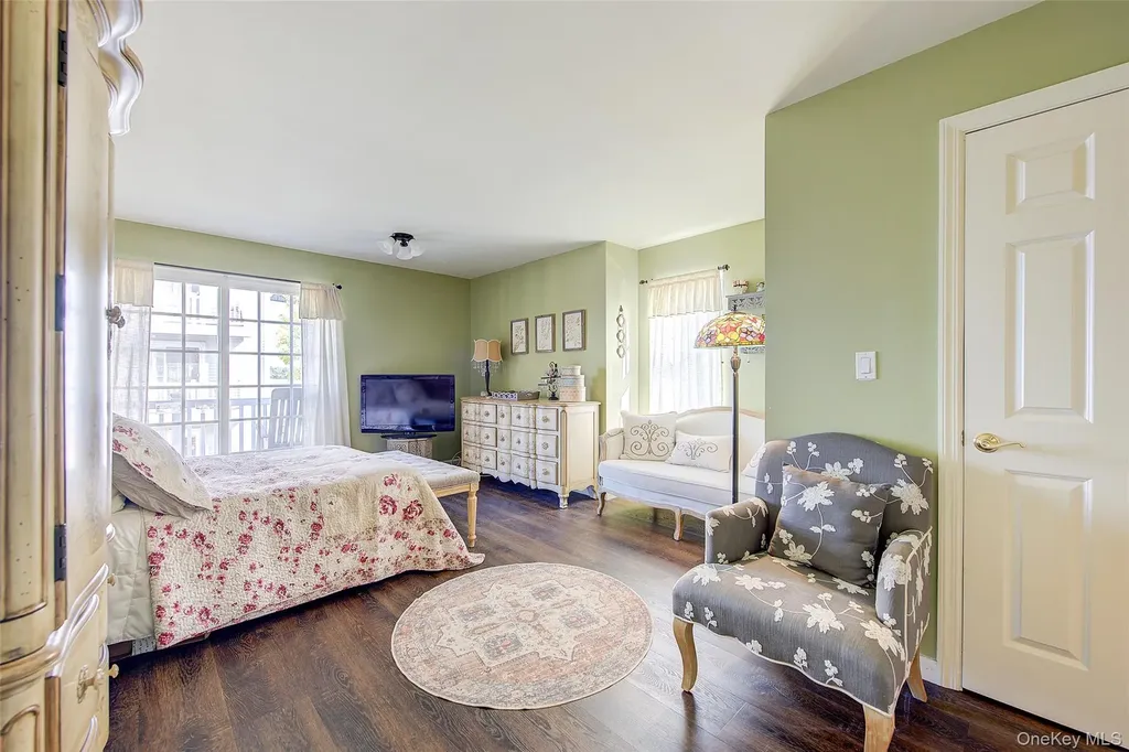 168-03 Powells Cove Boulevard Beechhurst NY 11357