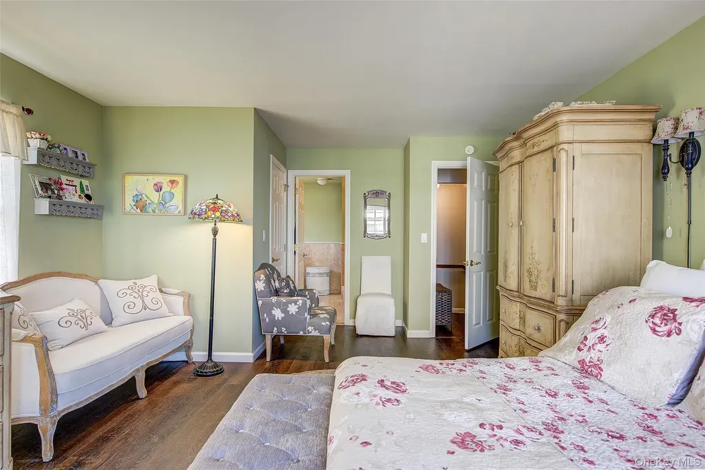 168-03 Powells Cove Boulevard Beechhurst NY 11357