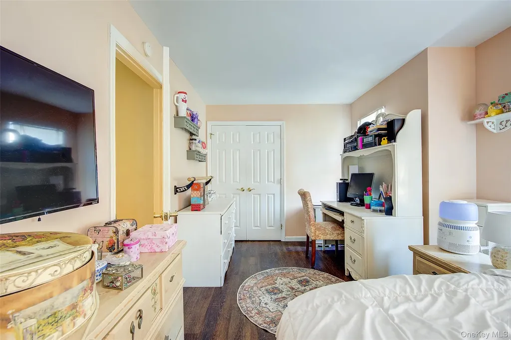 168-03 Powells Cove Boulevard Beechhurst NY 11357