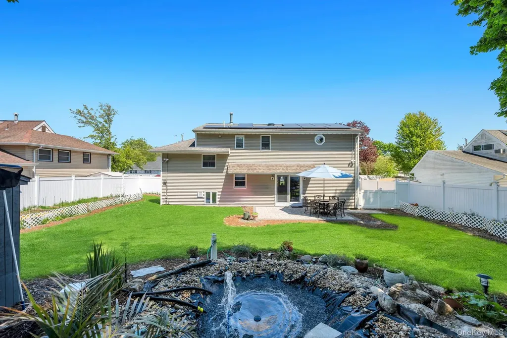 33 Wiltshire Drive Commack NY 11725