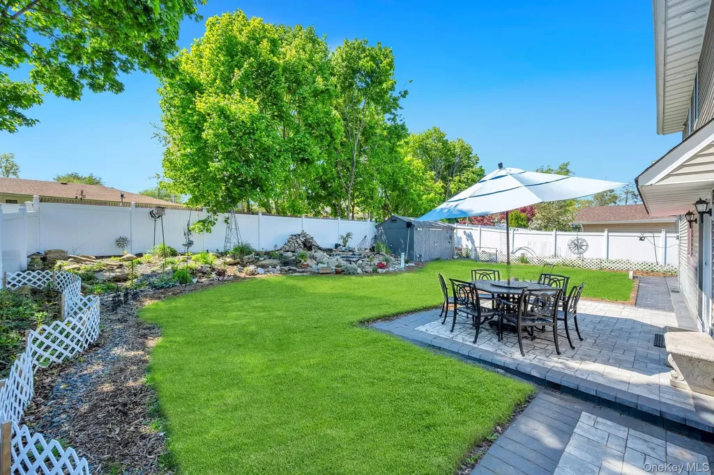 33 Wiltshire Drive Commack NY 11725