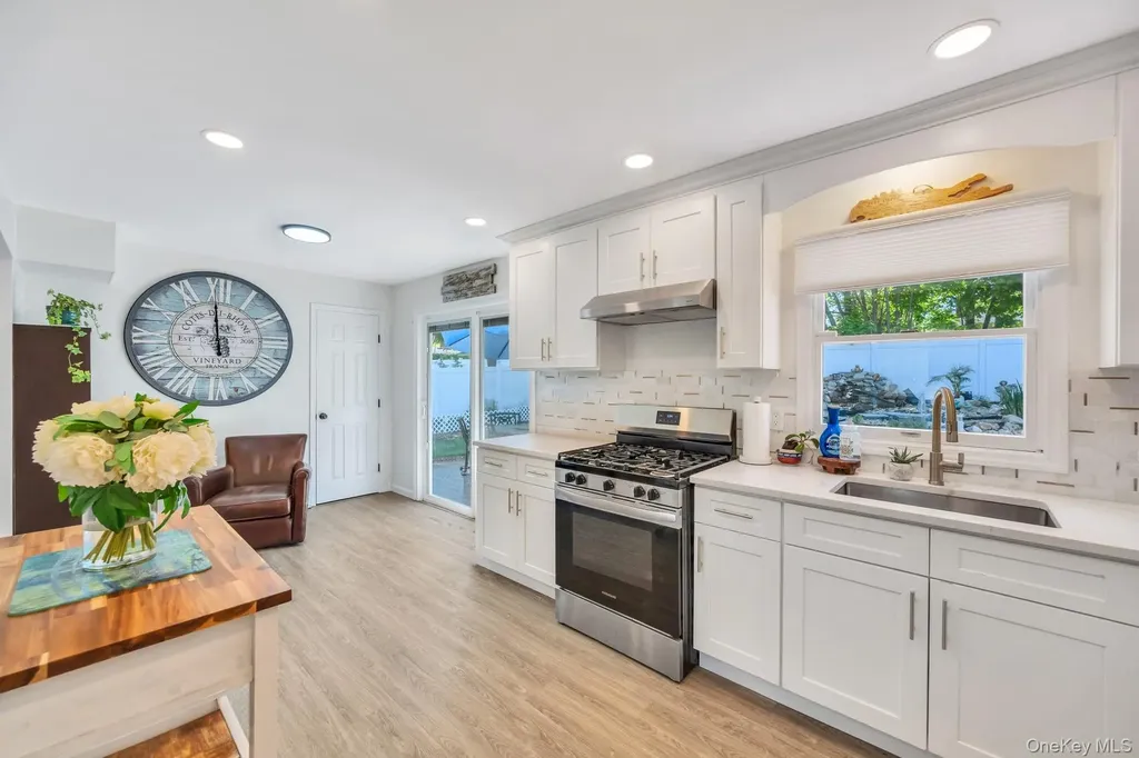 33 Wiltshire Drive Commack NY 11725