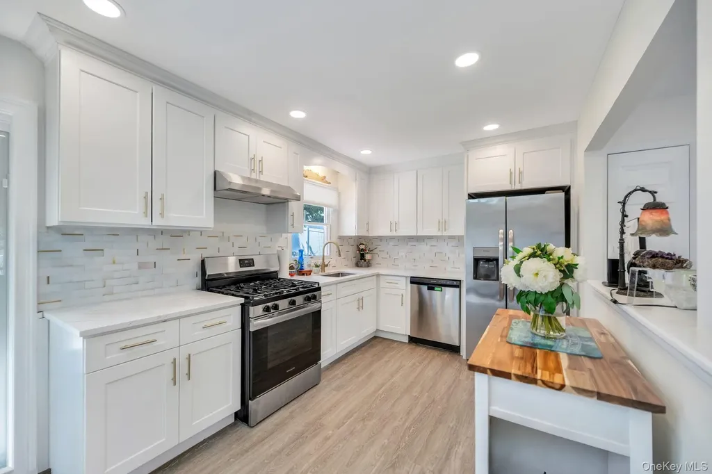 33 Wiltshire Drive Commack NY 11725