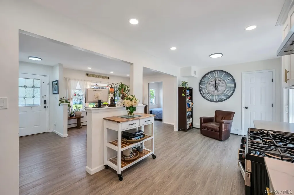 33 Wiltshire Drive Commack NY 11725
