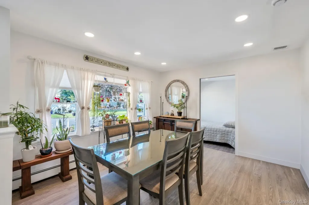 33 Wiltshire Drive Commack NY 11725