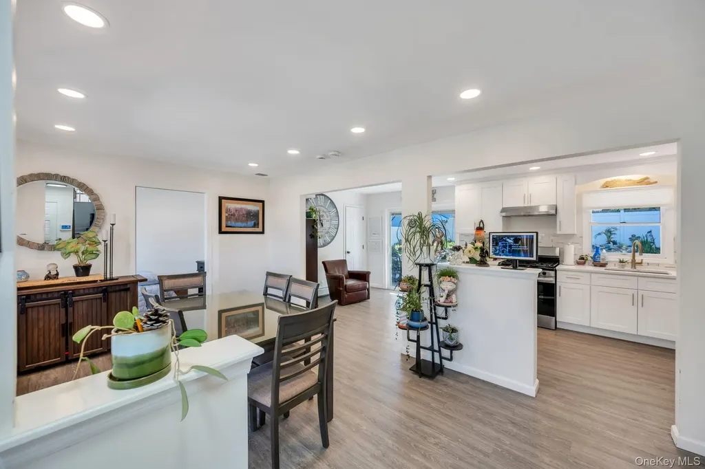 33 Wiltshire Drive Commack NY 11725