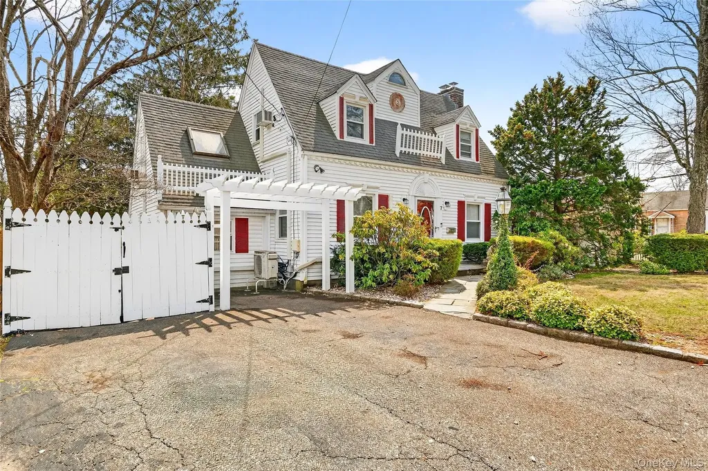 7 Winthrop Lane Scarsdale NY 10583