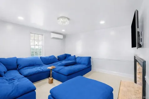 232 N Country Road Mount Sinai NY 11766