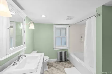 232 N Country Road Mount Sinai NY 11766