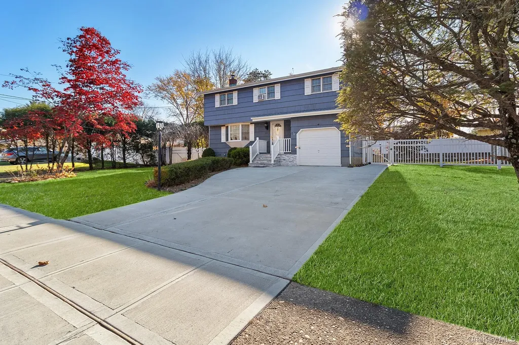 164 Colonial Springs Road Wheatley Heights NY 11798