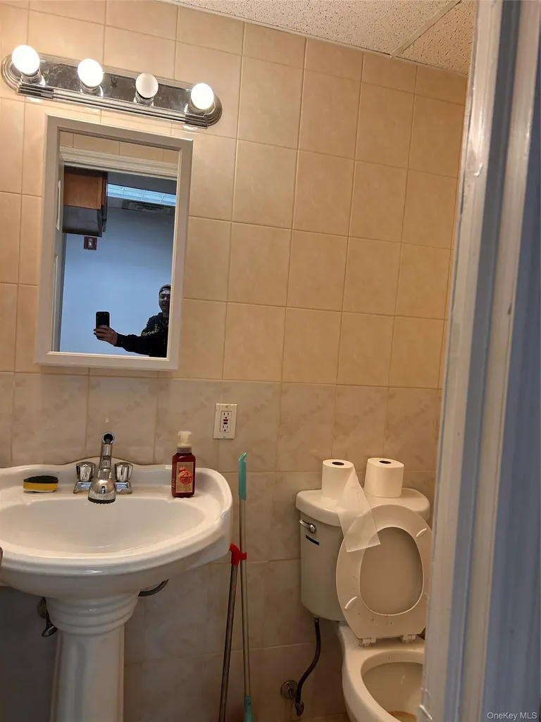 3370 E Prince Flushing NY 11354
