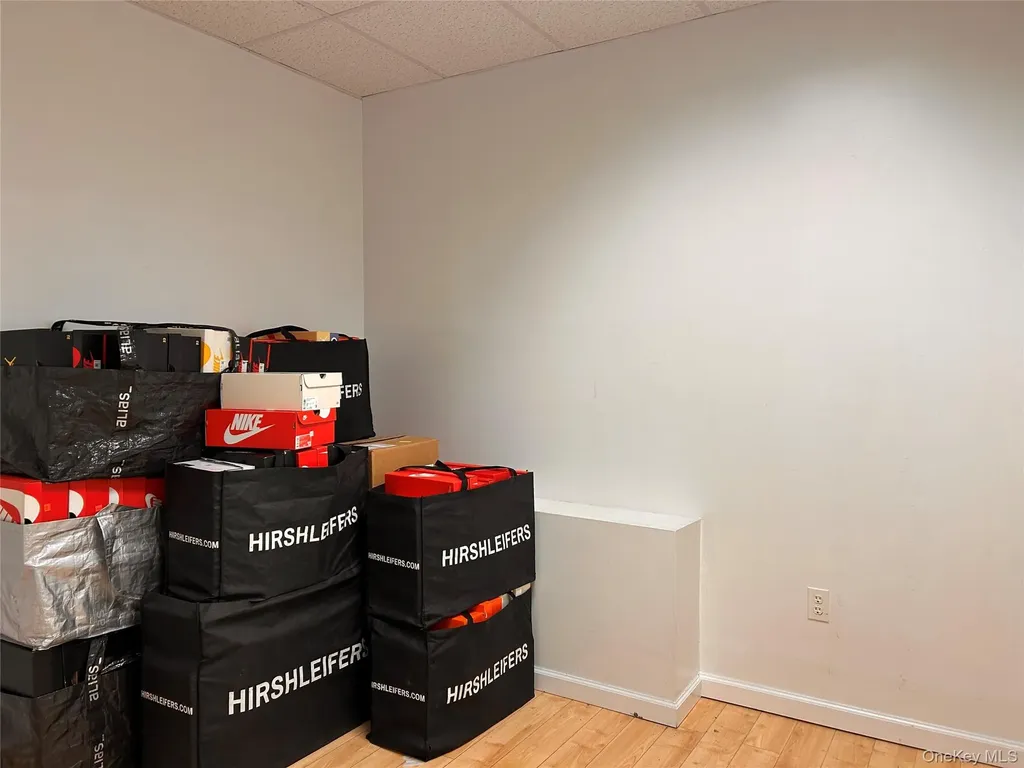 3370 E Prince Flushing NY 11354