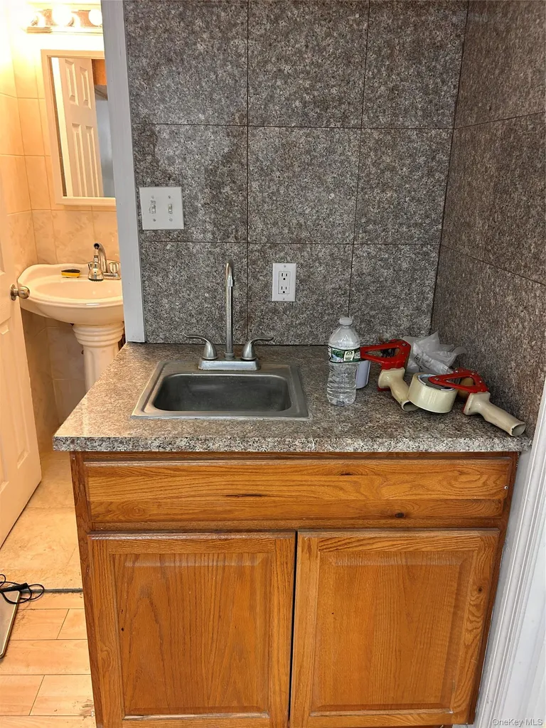 3370 E Prince Flushing NY 11354