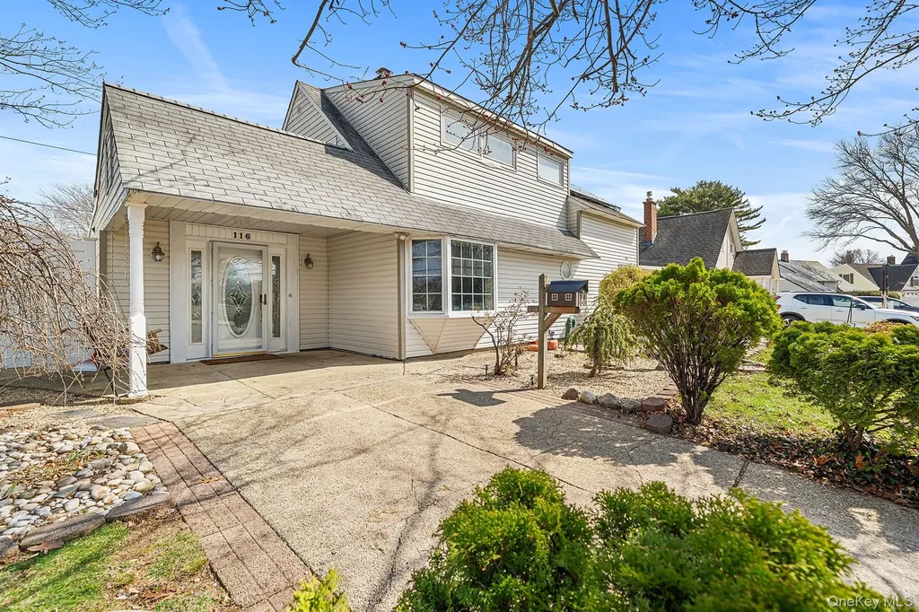 116 Red Maple Drive N Levittown NY 11756