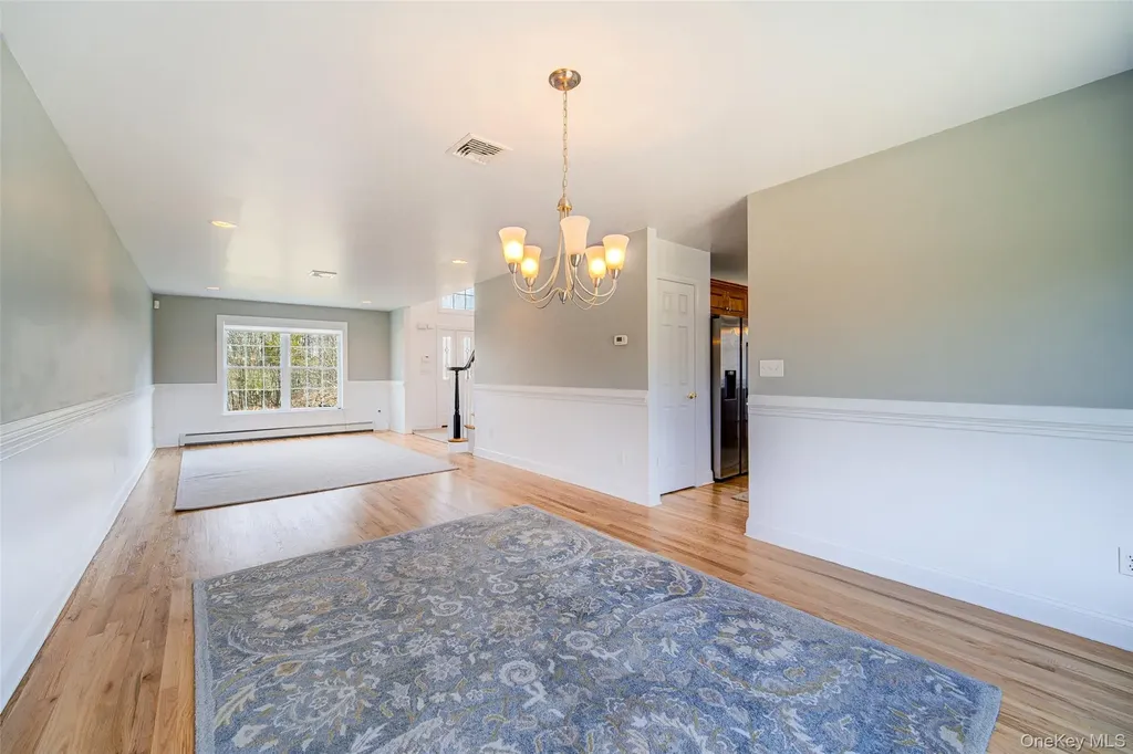 24 Dunthorne Drive Bloomingburg NY 12721