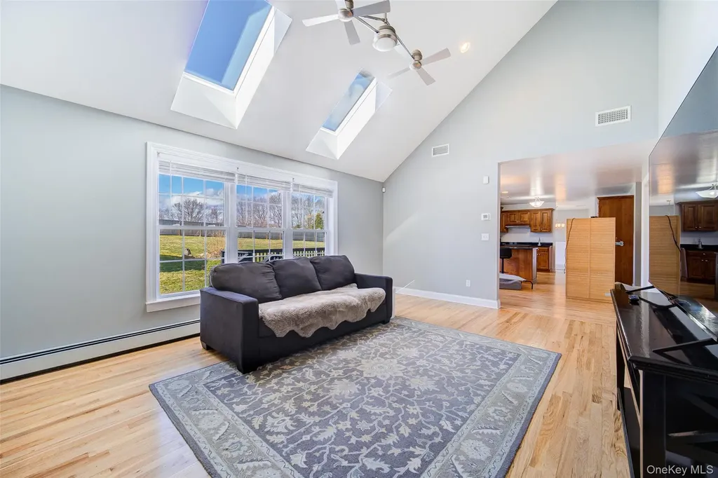 24 Dunthorne Drive Bloomingburg NY 12721