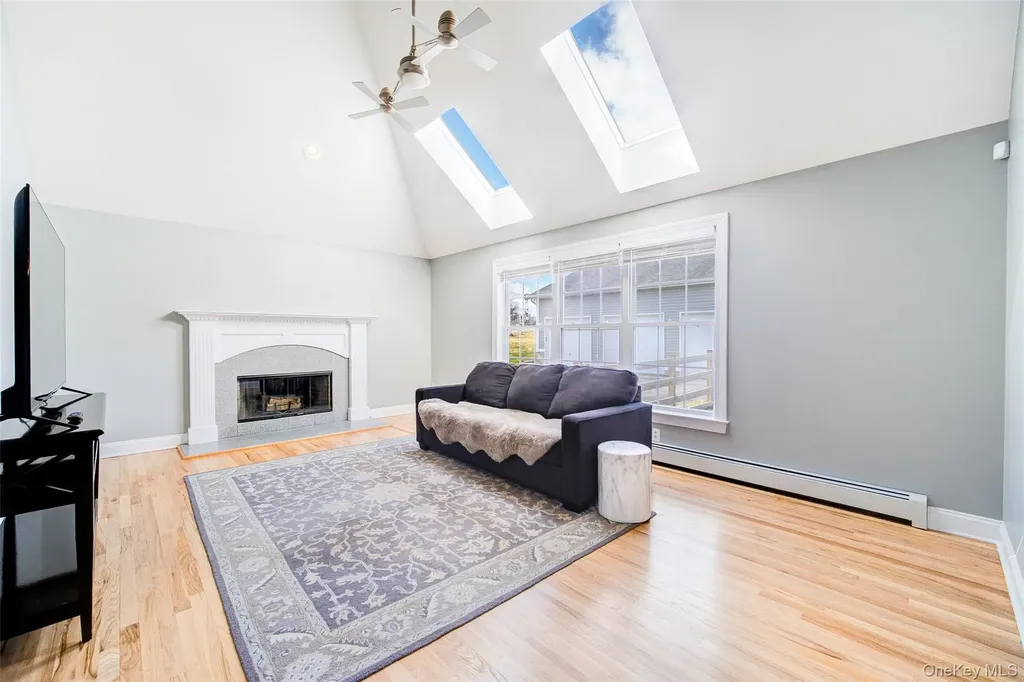 24 Dunthorne Drive Bloomingburg NY 12721