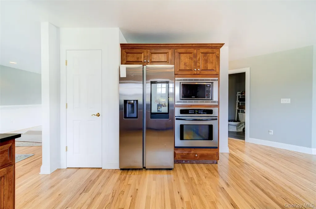 24 Dunthorne Drive Bloomingburg NY 12721