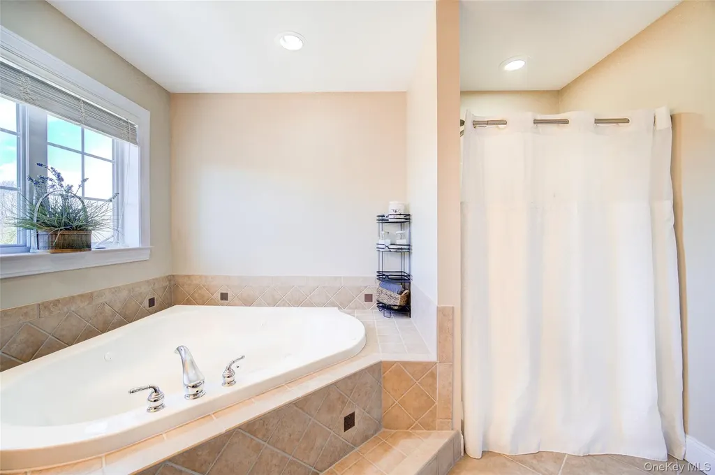 24 Dunthorne Drive Bloomingburg NY 12721