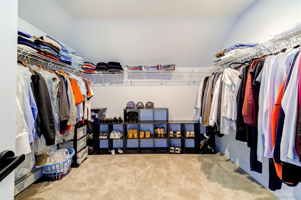 24 Dunthorne Drive Bloomingburg NY 12721