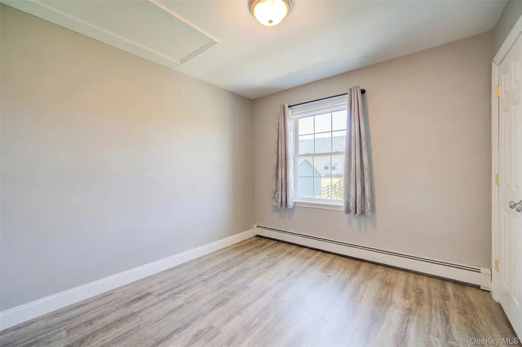24 Dunthorne Drive Bloomingburg NY 12721