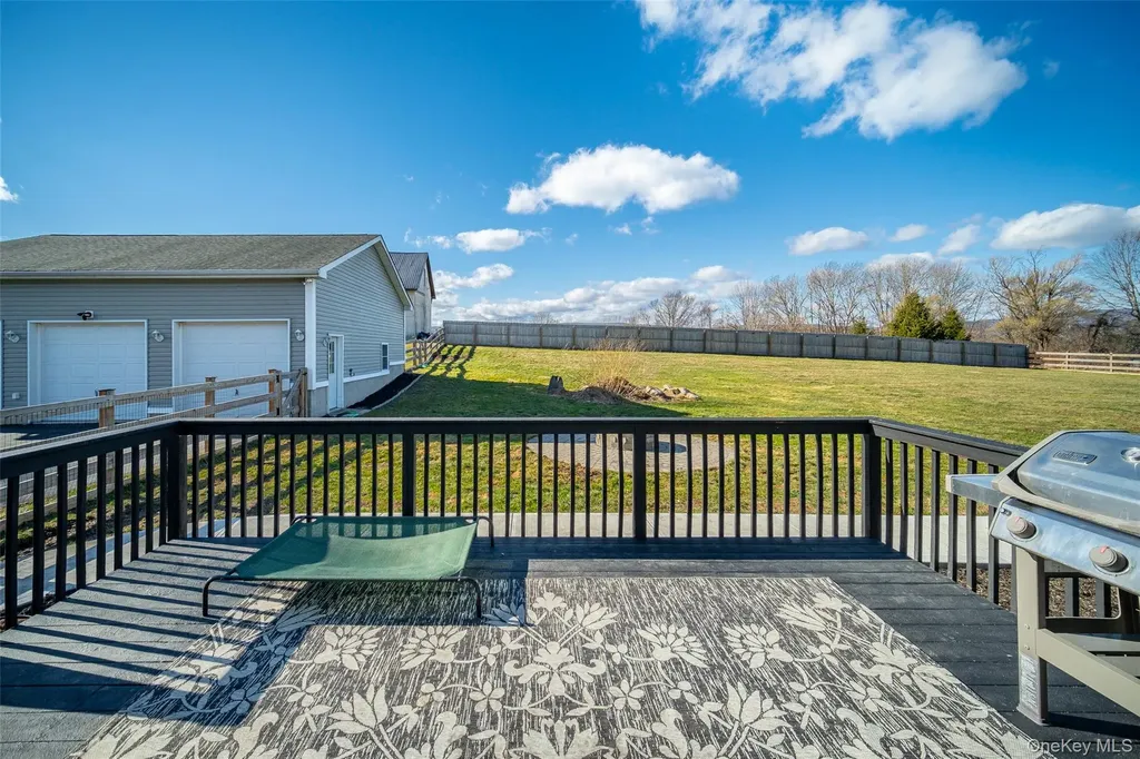 24 Dunthorne Drive Bloomingburg NY 12721