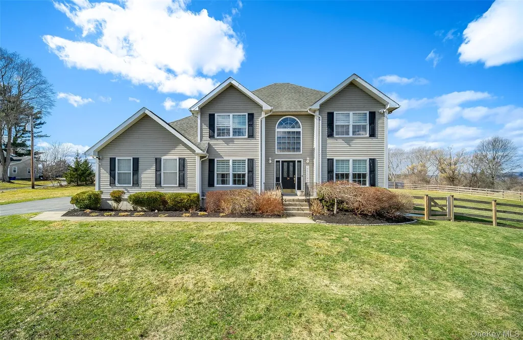 24 Dunthorne Drive Bloomingburg NY 12721