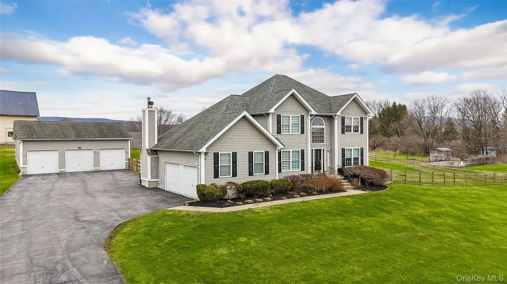 24 Dunthorne Drive Bloomingburg NY 12721