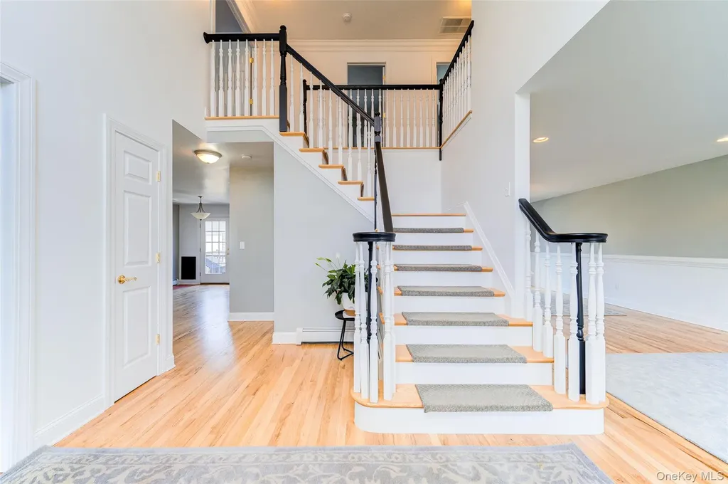 24 Dunthorne Drive Bloomingburg NY 12721