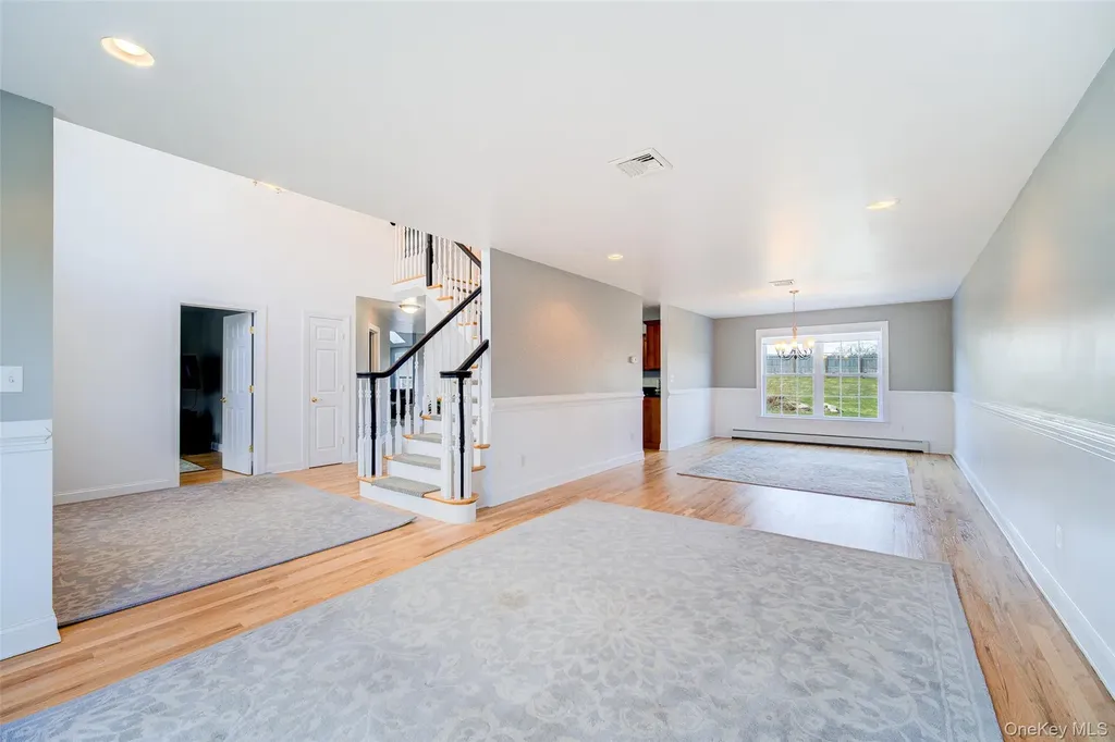 24 Dunthorne Drive Bloomingburg NY 12721