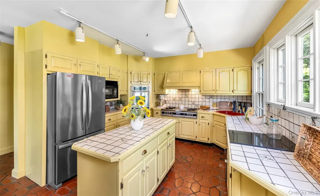 265 N Broadway Nyack NY 10960