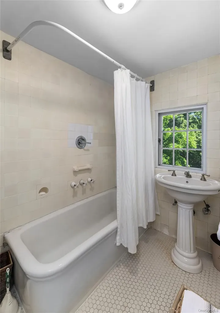 265 N Broadway Nyack NY 10960