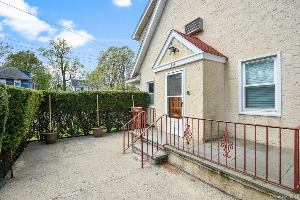 545 Stanley Avenue Mamaroneck NY 10543