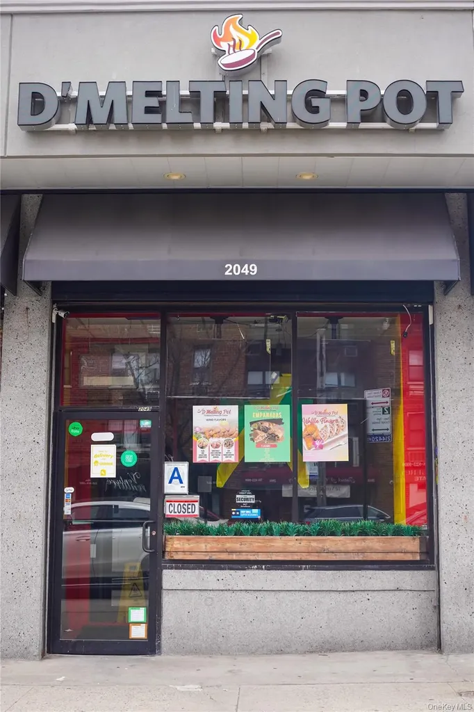 2049 Williamsbridge Bronx NY 10461