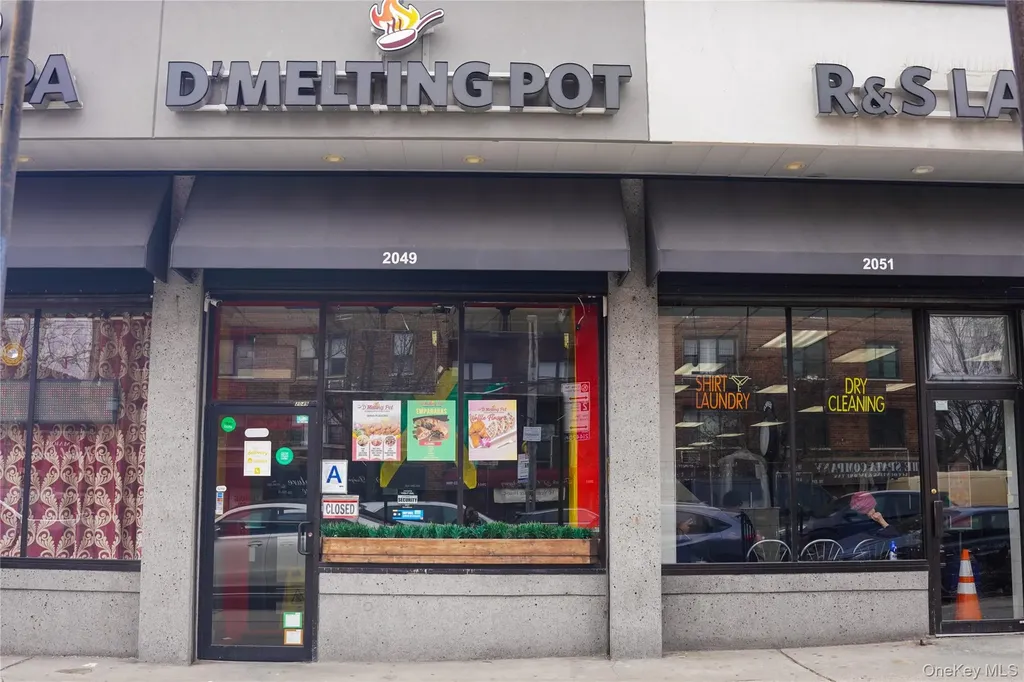 2049 Williamsbridge Bronx NY 10461