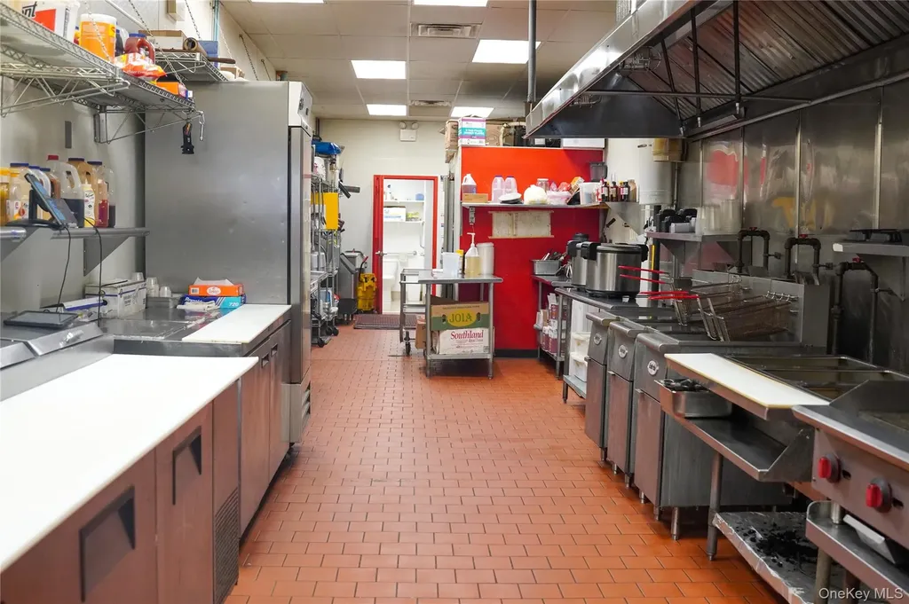 2049 Williamsbridge Bronx NY 10461