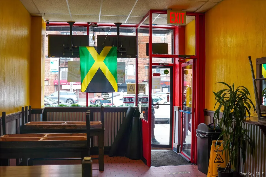 2049 Williamsbridge Bronx NY 10461