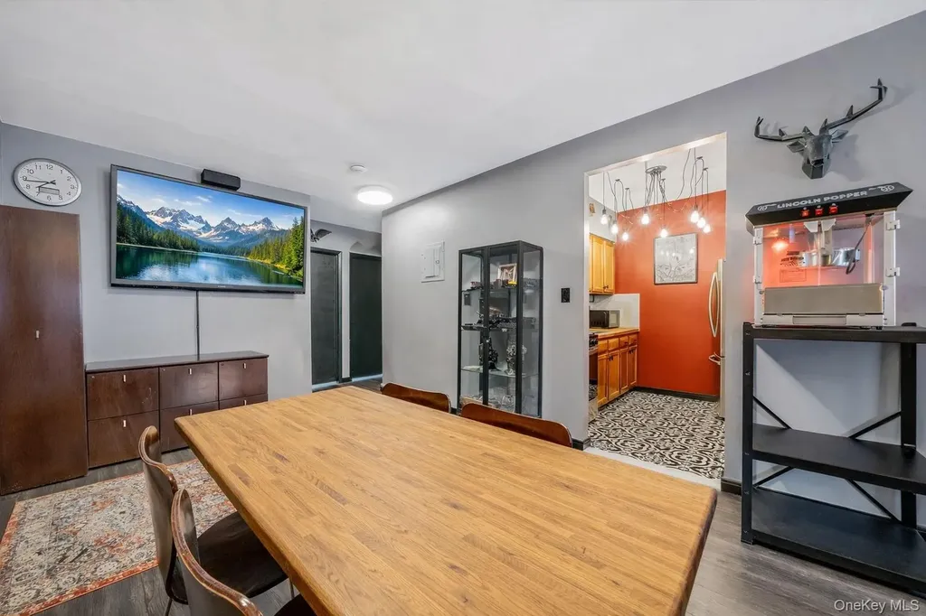 682 Lexington Avenue Brooklyn NY 11221