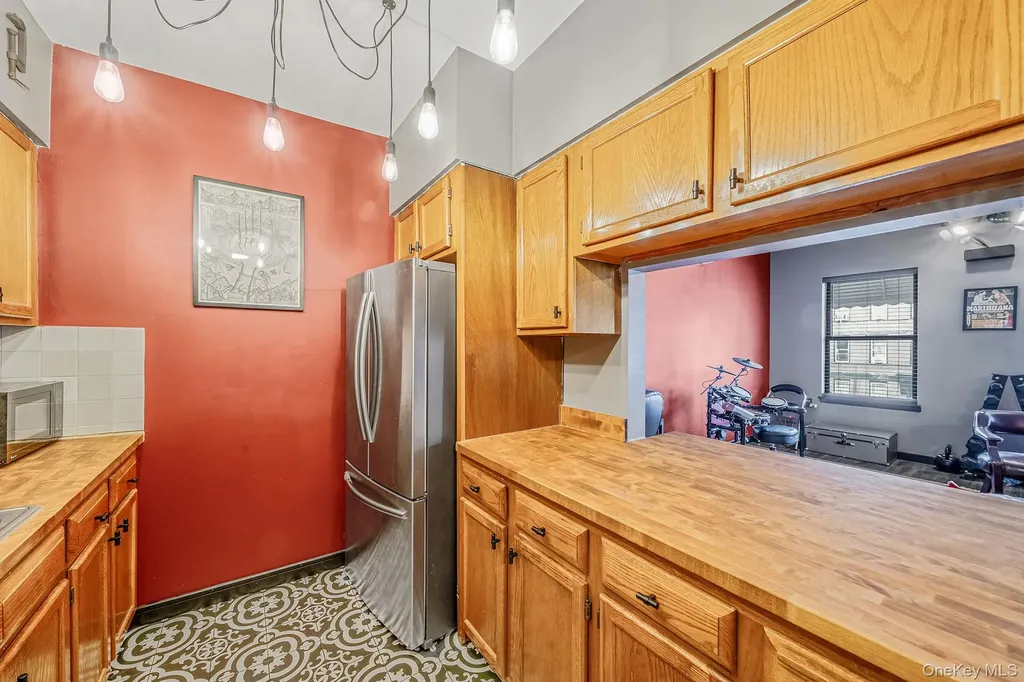 682 Lexington Avenue Brooklyn NY 11221