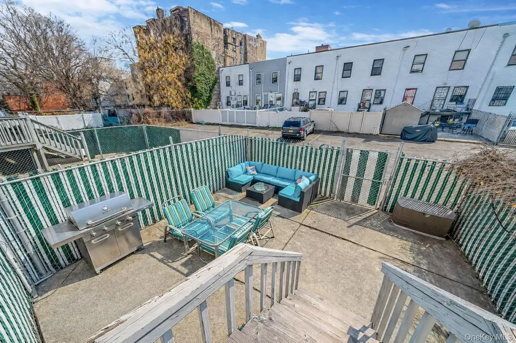 682 Lexington Avenue Brooklyn NY 11221