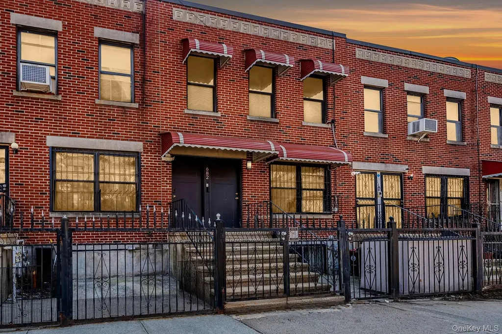 682 Lexington Avenue Brooklyn NY 11221