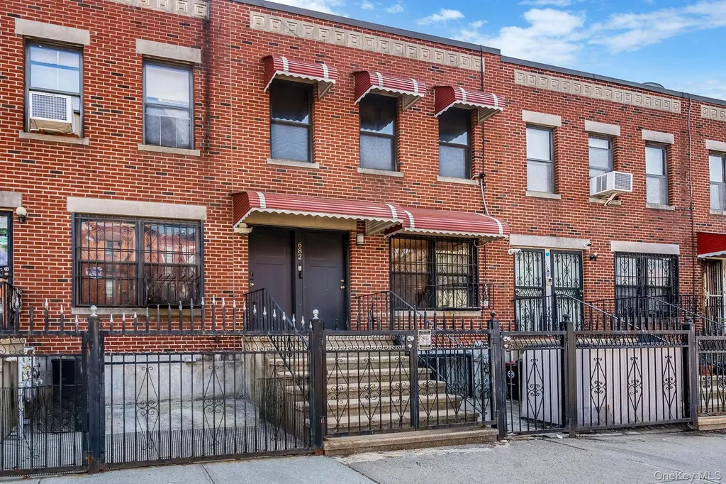 682 Lexington Avenue Brooklyn NY 11221