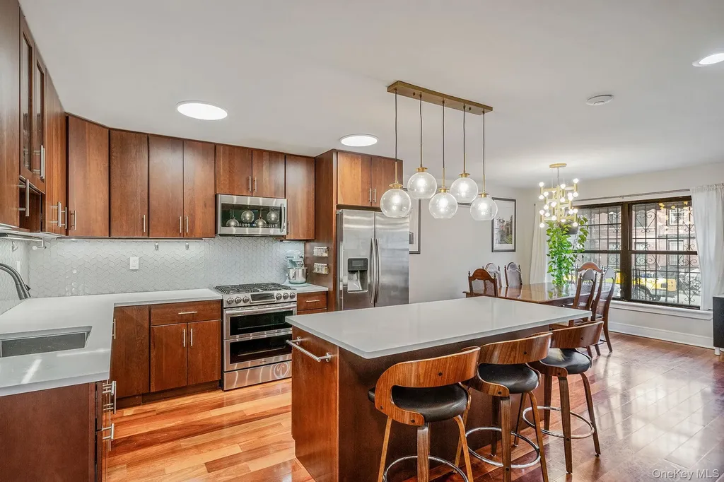 682 Lexington Avenue Brooklyn NY 11221