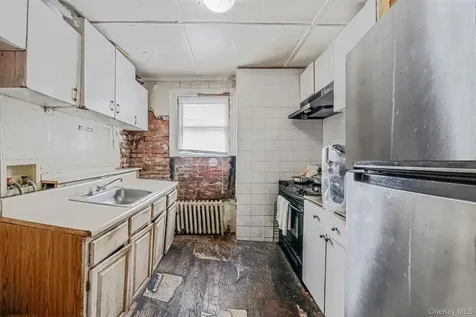 185 Woodworth Avenue Yonkers NY 10701