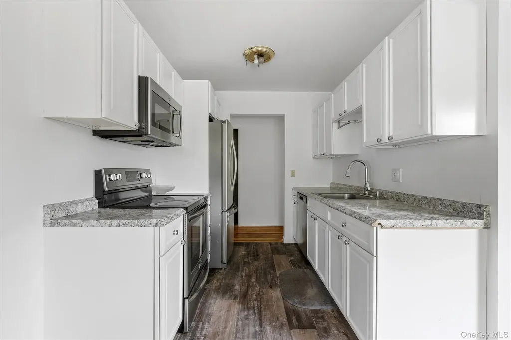 2 Woods End Circle Peekskill NY 10566