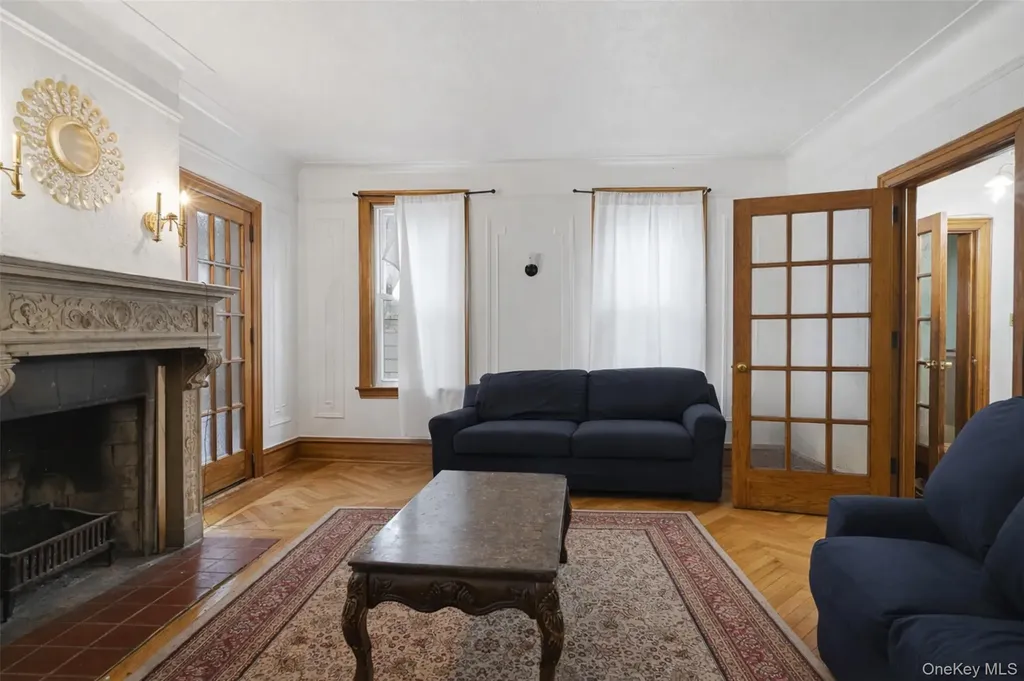 128 Parkway N Yonkers NY 10704