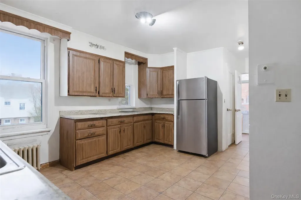 128 Parkway N Yonkers NY 10704