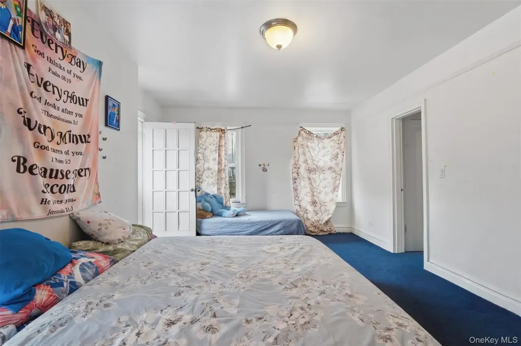 128 Parkway N Yonkers NY 10704