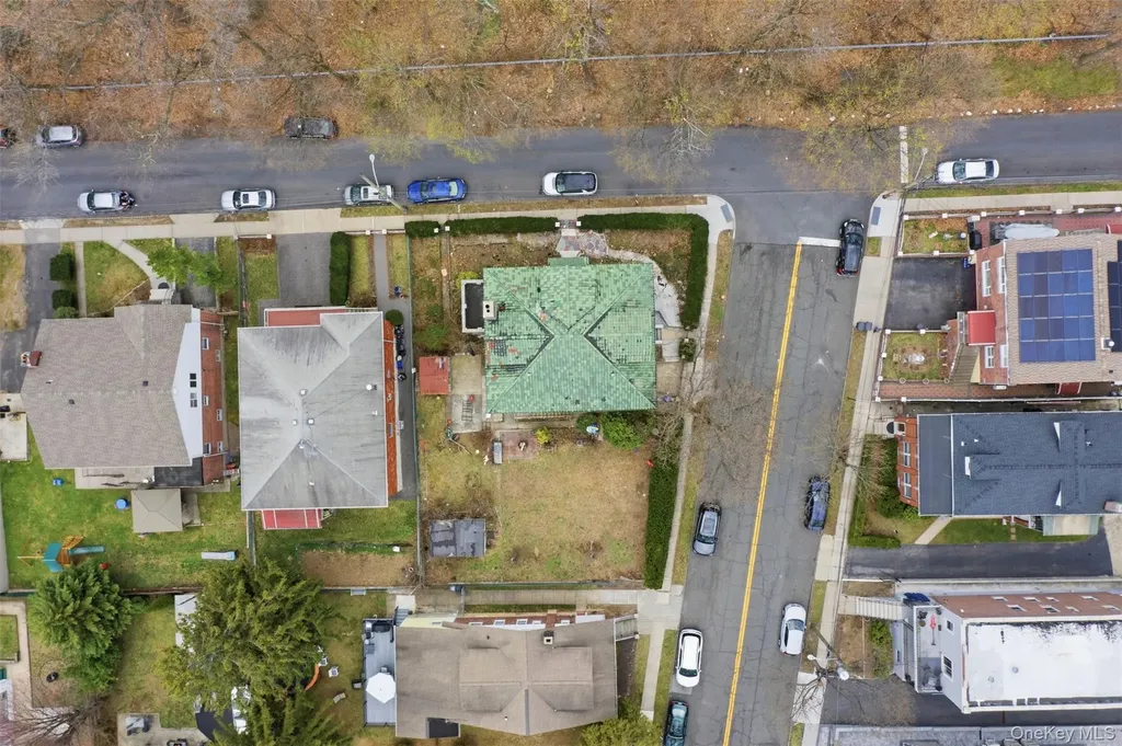 128 Parkway N Yonkers NY 10704