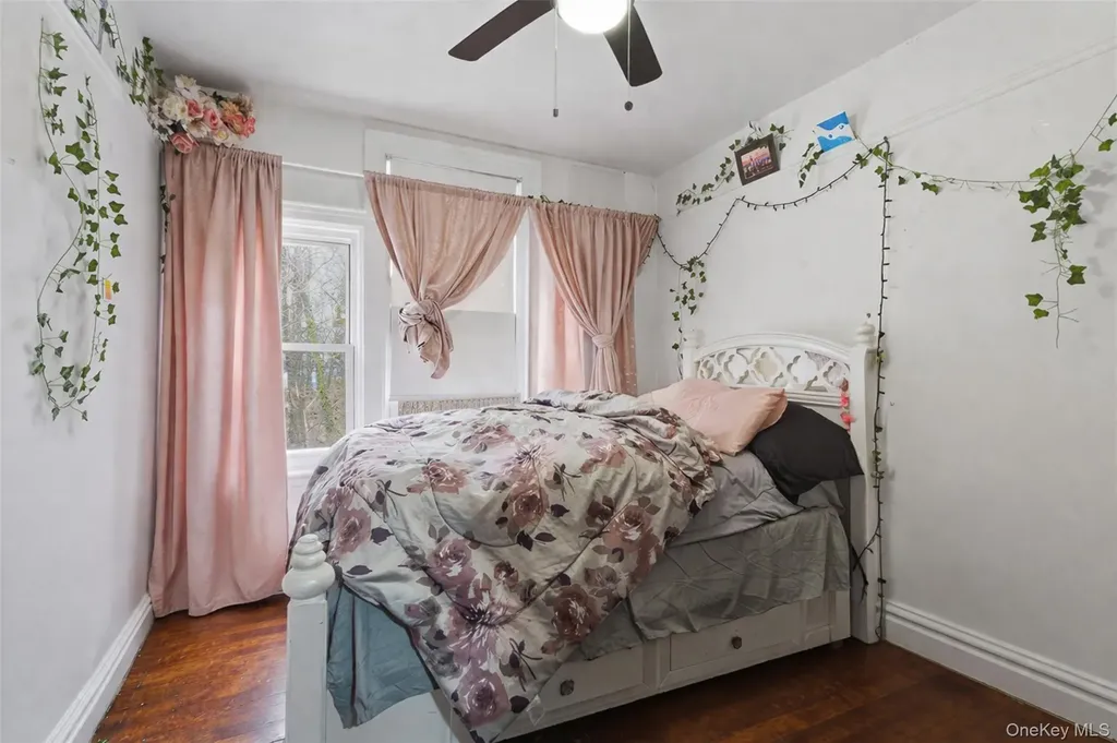 128 Parkway N Yonkers NY 10704